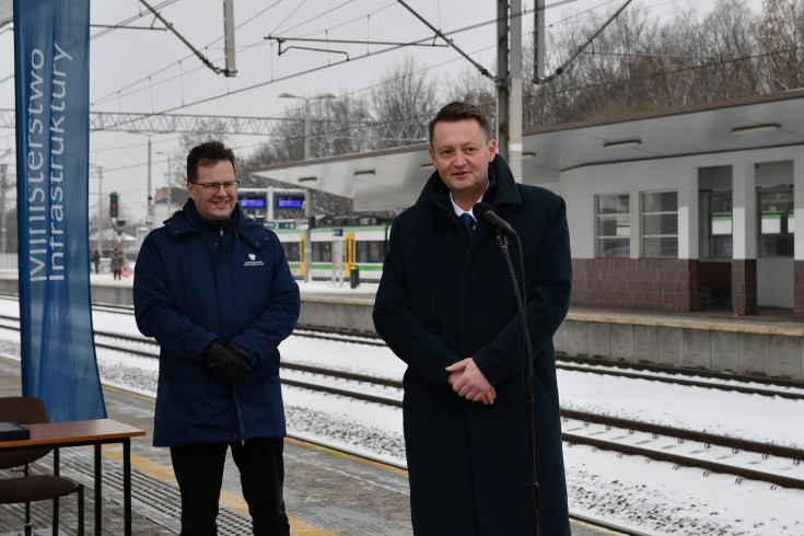 stacja, Zielonka, briefing prasowy, Bresch Arnold, podpisanie umowy, nowa infrastruktura, Program  Przystankowy, nowy parking