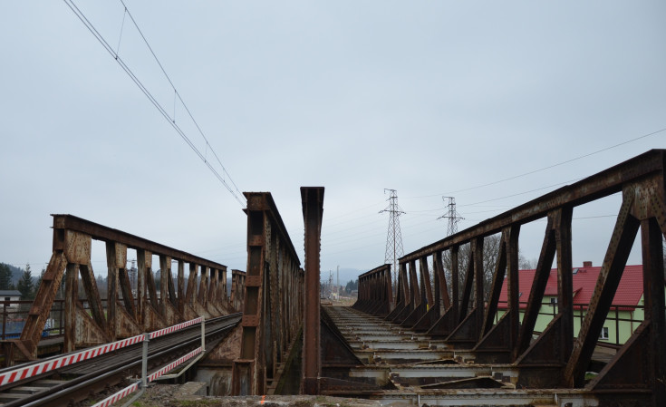 LK274, nowa sieć trakcyjna, prace, Marciszów, Sędzisław, most nad Bobrem