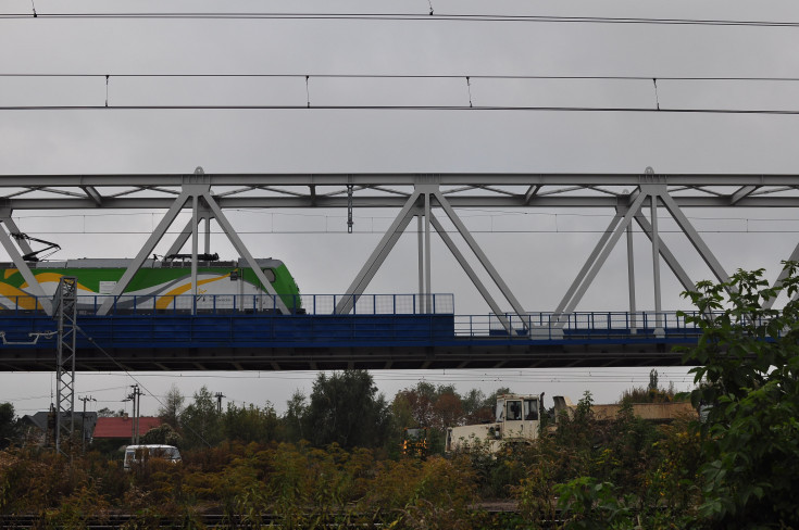 wiadukt, most, pociąg, LK1, Koleje Mazowieckie, infrastruktura kolejowa