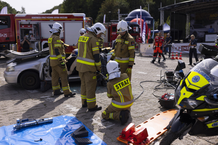 bezpieczny przejazd, bezpieczeństwo, kampania społeczna, kierowca, straż pożarna, samochód, strażak, wydarzenie plenerowe, stoisko, stoisko kampanii, Moto Safety Day, BRD, motoryzacja