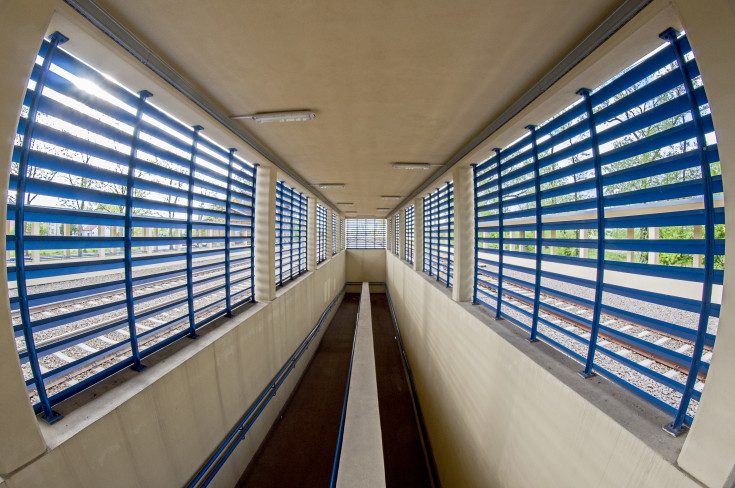 peron, przejście podziemne, stacja, Pendolino, pociąg, E65, Gąsocin, wiata, infrastruktura kolejowa