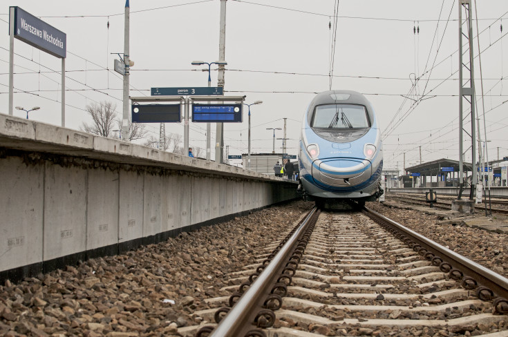 Pendolino, pociąg, Trójmiasto, PKP Intercity, Warszawa Centralna, tor, infrastruktura kolejowa