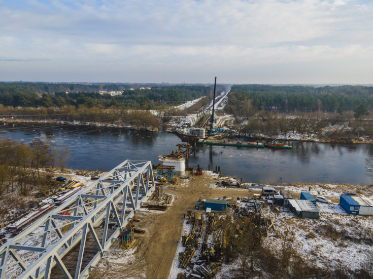 LK35, nowa infrastruktura, nasuwanie przęsła, most nad Narwią