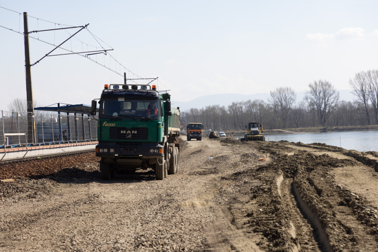 CEF, śląskie, modernizacja stacji, maszyna, Czechowice-Dziedzice, nowy  most, Zabrzeg, Goczałkowice-Zdrój