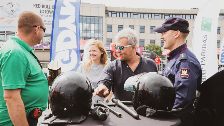 bezpieczny przejazd, kampania społeczna, szlaban na ryzyko, Gdynia, edukacja, edukacja dzieci, wydarzenie plenerowe, stoisko, stoisko kampanii, Moto Safety Day, edukacja dorosłych