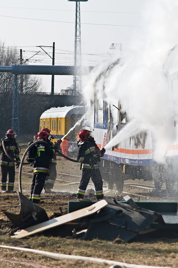 bezpieczeństwo, Legnica, PKP Intercity, straż pożarna, ratownictwo techniczne, awaria, ratownictwo, PKP Cargo, ćwiczenia, pożar, ogień, gaszenie pożaru