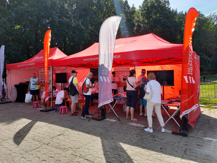 bezpieczny przejazd, bezpieczeństwo, kampania społeczna, kierowca, samochód, wydarzenie plenerowe, stoisko, stoisko kampanii, Moto Safety Day, BRD, motoryzacja