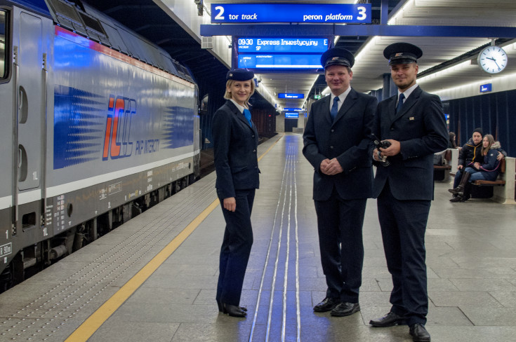 peron, tunel średnicowy, Łódź, tunel, pociąg, Łódź Fabryczna, tor