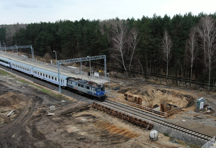 stacja, prace budowlane, nowe przejście podziemne, nowa infrastruktura, widok z lotu ptaka, Biała Podlaska Wschodnia, pociąg osobowy