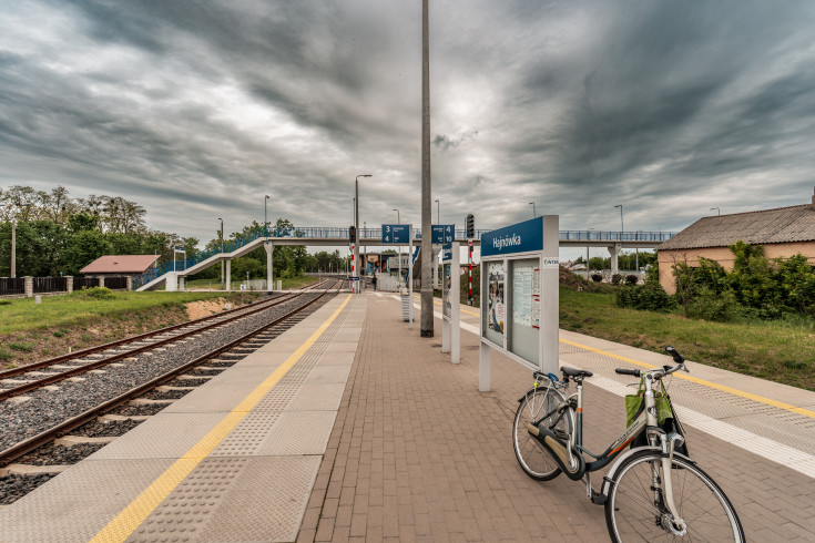 peron, linia kolejowa, modernizacja, stacja, kładka, rower, Hajnówka, KPO, wąskie gardło