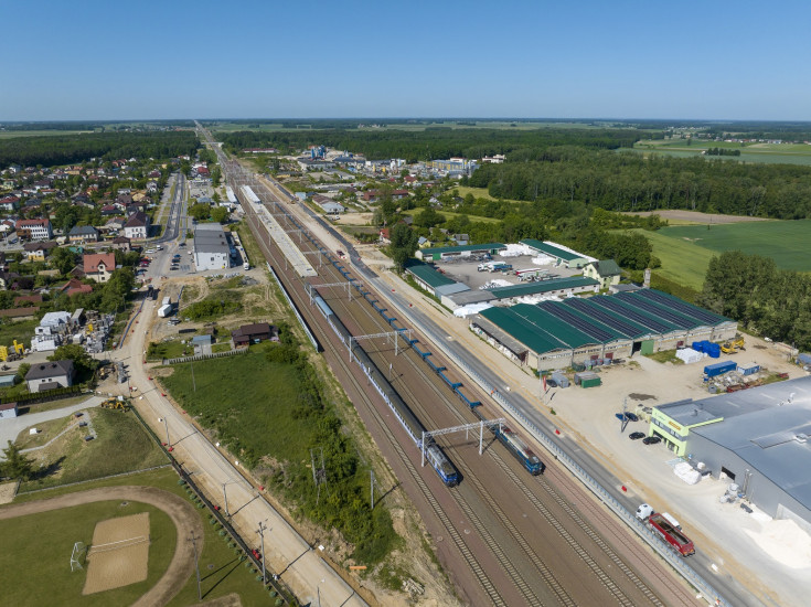 Rail Baltica, stacja, Szepietowo, nowa infrastruktura, nowe skrzyżowanie bezkolizyjne, widok z lotu ptaka