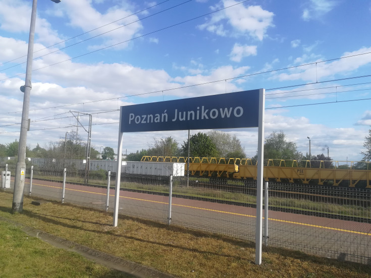 Wielkopolska, gablota, nowa infrastruktura pasażerska, nowe oznakowanie, Poznań Junikowo