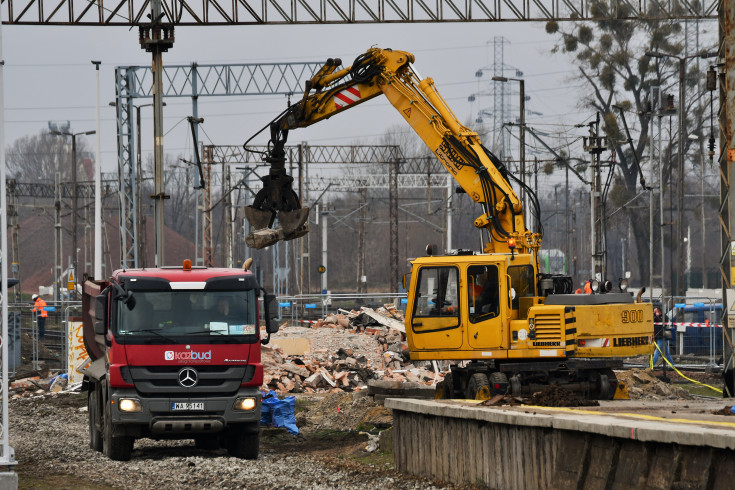 peron, modernizacja, przejście podziemne, Warszawa Zachodnia, warszawska linia średnicowa, koparka