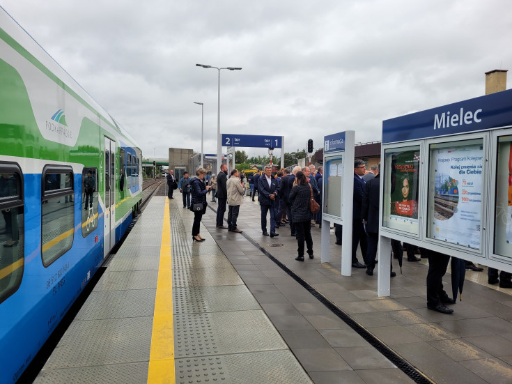 Mielec, LK25, pociąg, briefing prasowy, nowa infrastruktura, powrót pociagów