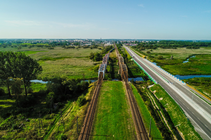 E75, Rail Baltica, Białystok, CEF, Czyżew, most kolejowy