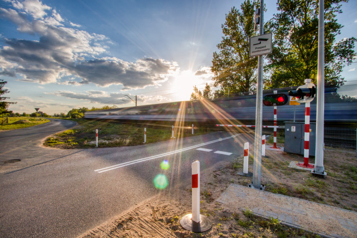 szlaban, przejazd kolejowo-drogowy, pociąg, sygnalizacja, projekt przejazdowy, modernizacja przejazdu, rogatka