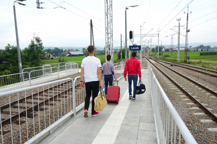 pasażer, modernizacja, POIiŚ 2014-2020, Małopolska, udogodnienia dla podróżnych, Lasek, kolejowa zakopianka, podróże pociagiem, inwestycja