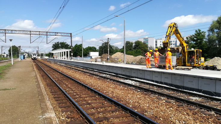 nowy przystanek, Wrocław Muchobór, nowe przejście podziemne, nowa winda, nowa infrastruktura pasażerska