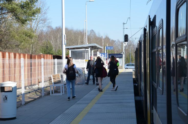 pasażer, peron, LK1, Wiedenka, Myszków Światowit, nowa infrastruktura, pociąg pasażerski