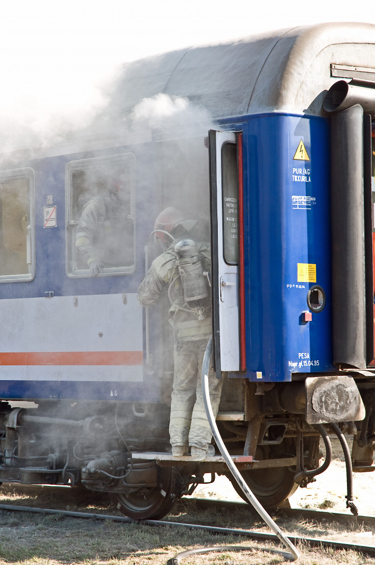 bezpieczeństwo, Legnica, PKP Intercity, straż pożarna, ratownictwo techniczne, awaria, ratownictwo, PKP Cargo, ćwiczenia, pożar, ogień, gaszenie pożaru