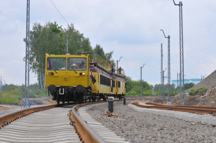 modernizacja, Łódź, Łódź Widzew, robotnicy, prace budowlane, maszyna