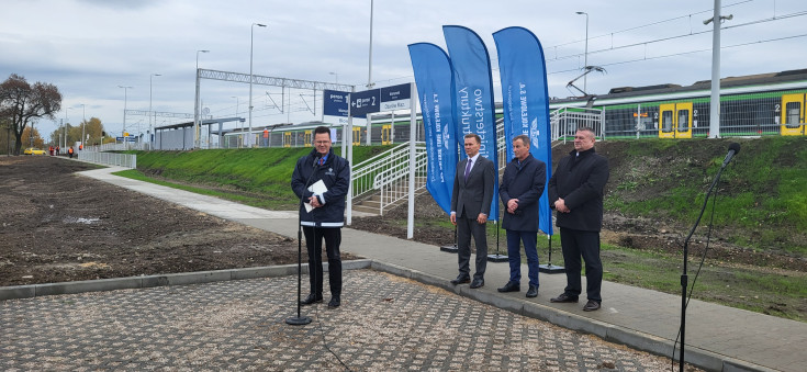 nowy przystanek, Merchel Ireneusz, briefing prasowy, Bittel Andrzej, nowa infrastruktura, Program  Przystankowy, nowy parking, Błonie Rokitno