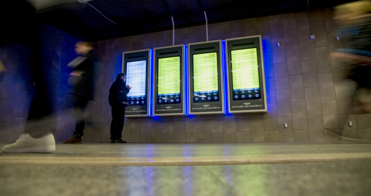 infokiosk, informacja pasażerska, Warszawa Gdańska