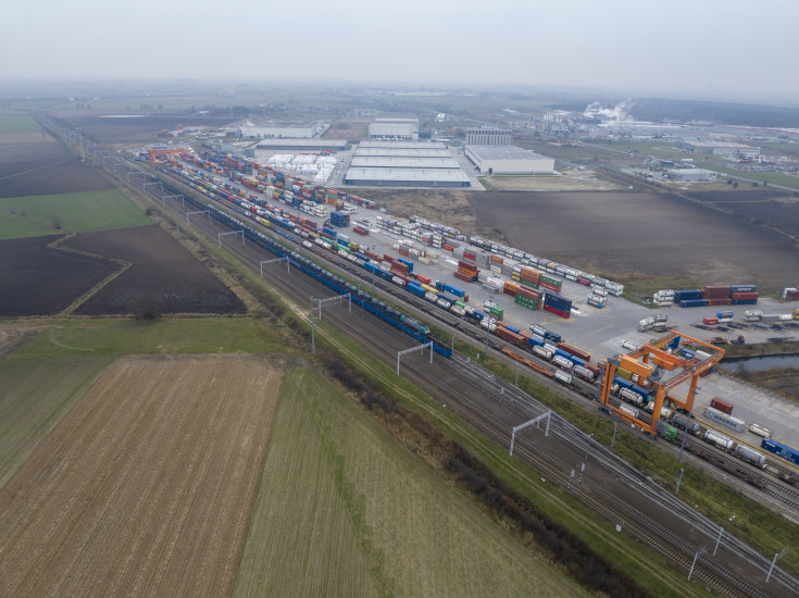 stacja, E20, pociąg towarowy, Stara Wieś, nowa infrastruktura, terminal przeładunkowy