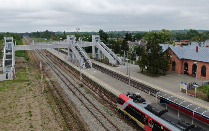 peron, pociąg, nowa kładka, nowa infrastruktura, Głowno