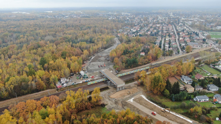 E75, Rail Baltica, Kobyłka Ossów, prace budowlane, nowa infrastruktura, nowy wiadukt drogowy, nowe skrzyżowanie bezkolizyjne