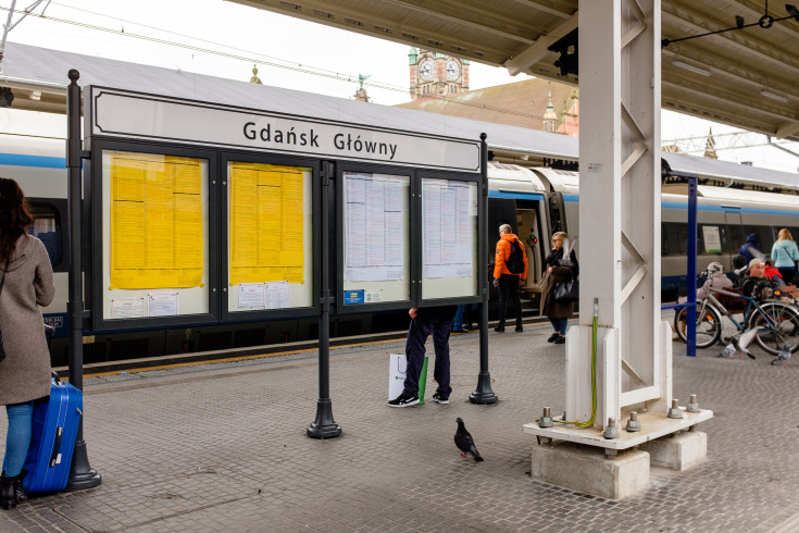 przejście podziemne, Gdańsk Główny, nowe schody ruchome