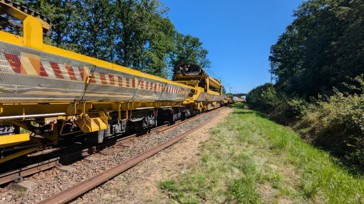 LK274, tor, Dolny Śląsk, Jelenia Góra, PUN, maszyna, nowy tor, nowy tłuczeń, Stara Kamienica