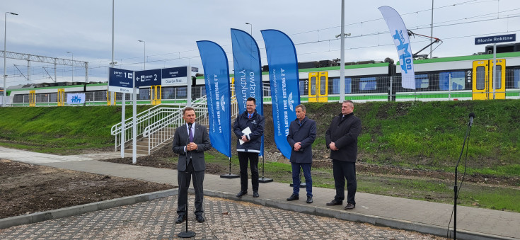 nowy przystanek, Merchel Ireneusz, briefing prasowy, Bittel Andrzej, nowa infrastruktura, Program  Przystankowy, nowy parking, Błonie Rokitno