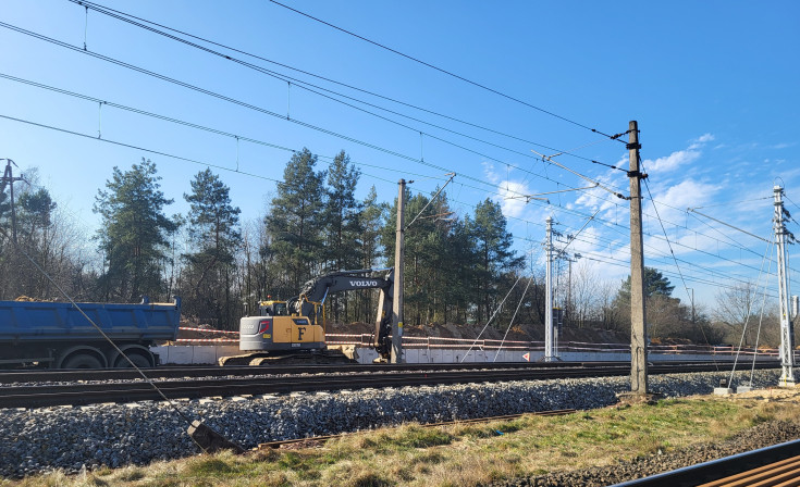 nowy przystanek, koparka, nowy peron, Towarowa Obwodnica Poznania, Poznań Suchy Las