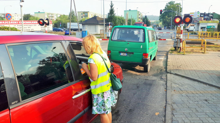 SOK, bezpieczny przejazd, bezpieczny piątek, akcja ulotkowa, Wejherowo, żółta naklejka