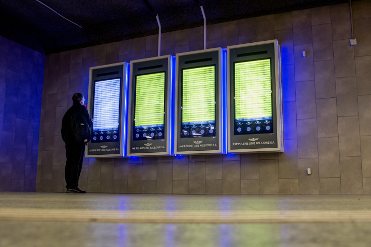 infokiosk, informacja pasażerska, Warszawa Gdańska