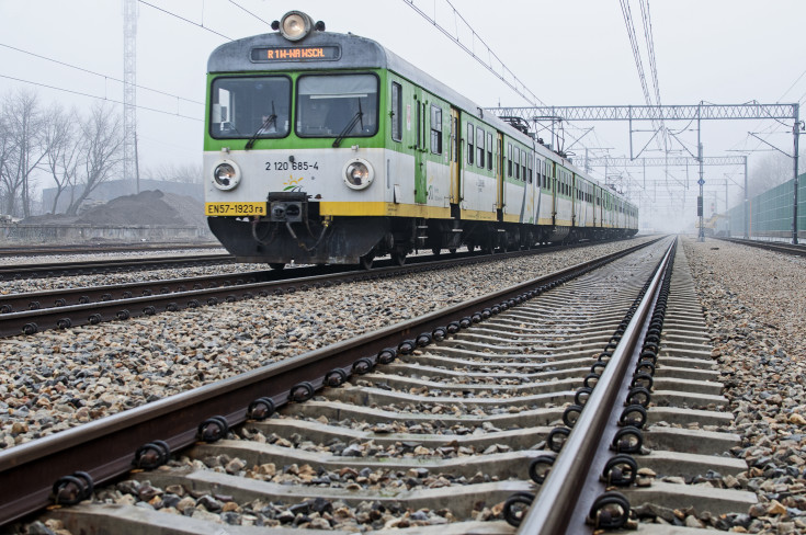 pociąg, tor, infrastruktura kolejowa