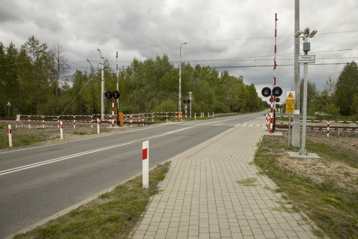 przejazd kolejowo-drogowy, monitoring, żółta naklejka, kamera, Zaklików, www.bezpieczny-przejazd.pl