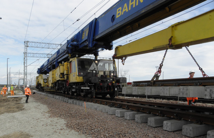 CMK, rozjazd, Pomorskie Przedsiębiorstwo Mechaniczno-Torowe, Centralna Magistrala Kolejowa, Psary, ALSTOM SmartDrive