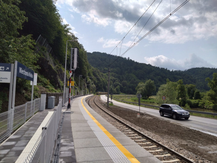 stacja, nowe oznakowanie, nowy peron, Wierchomla Wielka