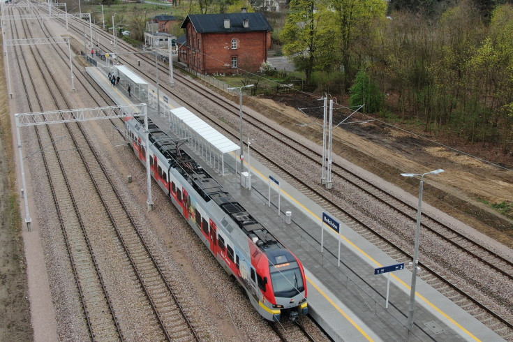 stacja, Bełchów, tor, pociąg osobowy