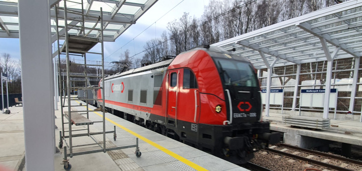 rozkład jazdy, nowy przystanek, Wałbrzych Centrum, nowa infrastruktura pasażerska