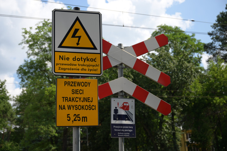 bezpieczeństwo, krzyż św. Andrzeja, Józefów, przejście pieszo-rowerowe