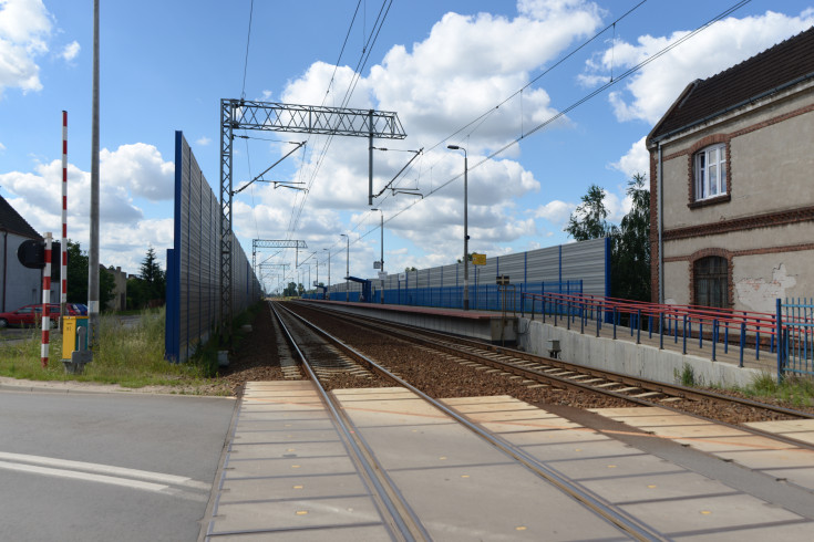 E59, przejazd kolejowo-drogowy, LK271, Program Operacyjny Infrastruktura i Środowisko, POIiŚ 2007-2013, Iłowiec, infrastruktura kolejowa, przystanek, inwestycja