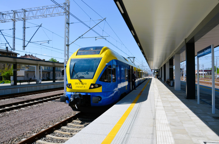 stacja, nowa infrastruktura, Czechowice-Dziedzice, pociąg pasażerski, nowy peron