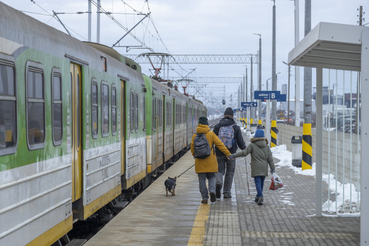 pasażer, stacja, POIiŚ 2014-2020, Koleje Mazowieckie, Warka, pociąg pasażerski