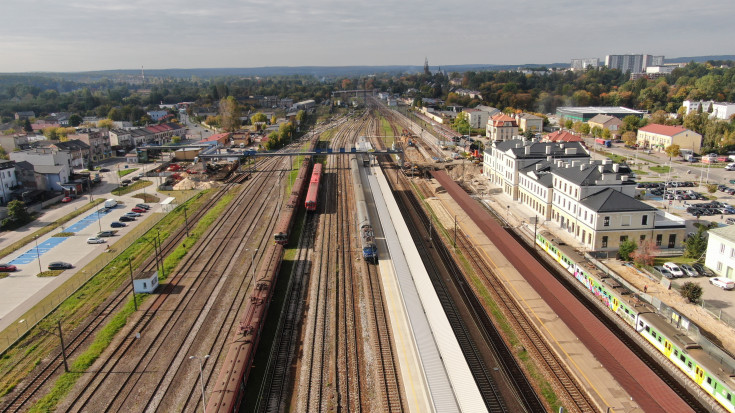 Skarżysko-Kamienna, prace budowlane, nowe przejście podziemne, nowa infrastruktura, nowy peron