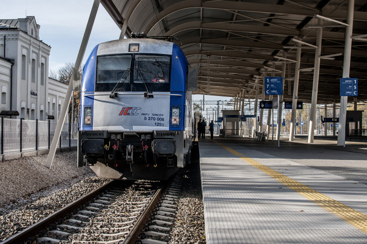 peron, tunel średnicowy, Łódź, tunel, pociąg, Łódź Fabryczna, tor