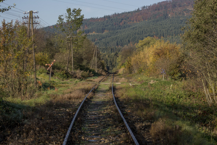 most, LK104, Kasina Wielka, infrastruktura kolejowa