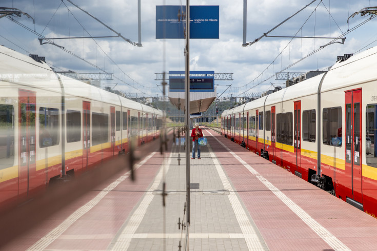 pasażer, peron, pociąg, wystawa, tor, infrastruktura kolejowa